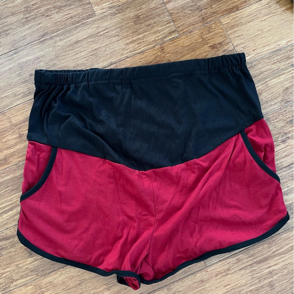 Nike Black and Red Women's Shorts